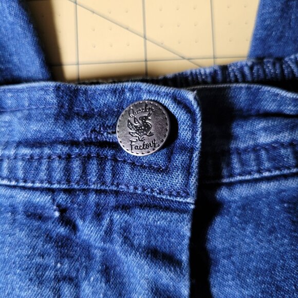 Quacker Factory Embellished Jean Capri's Misses Size Large - Picture 5 of 9
